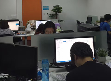 學生匯系統準備上線，小伙伴們加班加點