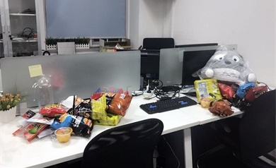 零食禮物已備好，坐等女神上班